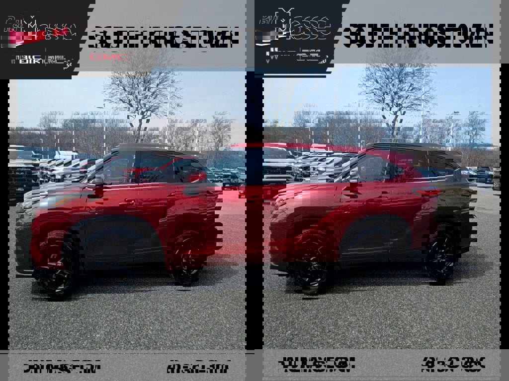 Used 2020 Toyota Highlander LE image 2