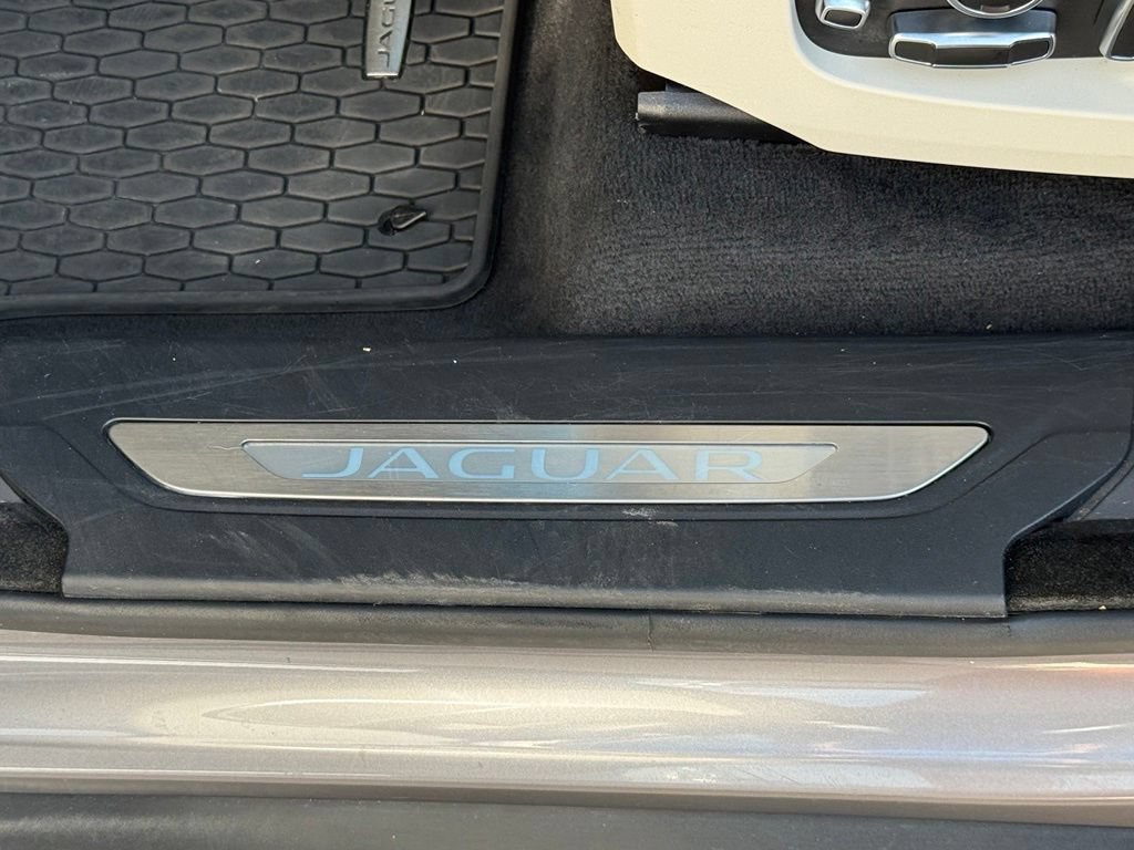 Used 2022 Jaguar F-PACE S AWD/4WD image 13
