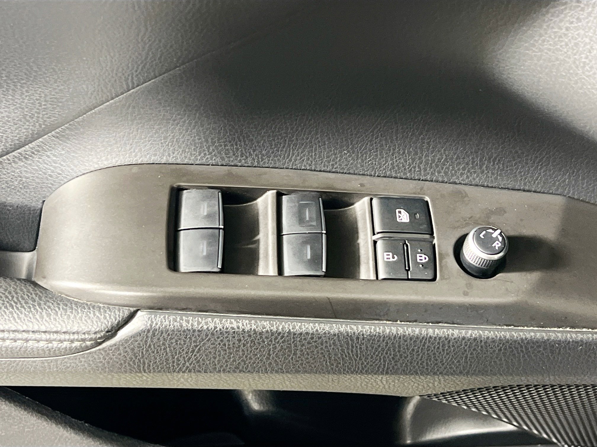 Used 2024 Toyota Camry XLE FWD image 16