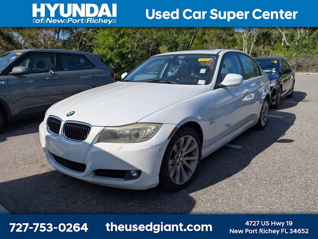 Used 2011 BMW 328i xDrive Sedan image 1