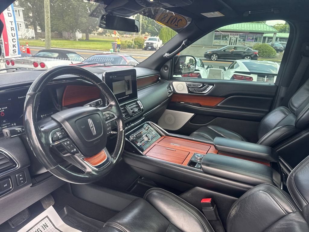 Used 2018 Lincoln Navigator Reserve w/ Technology Package AWD/4WD image 31