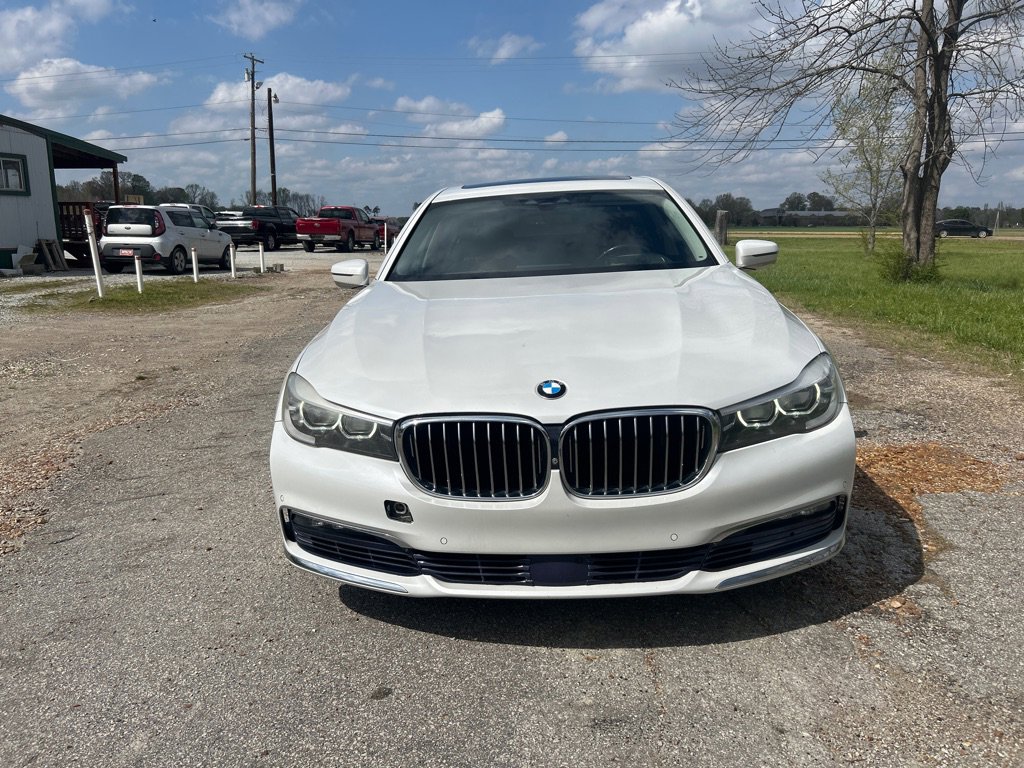 Used 2016 BMW 740i image 2