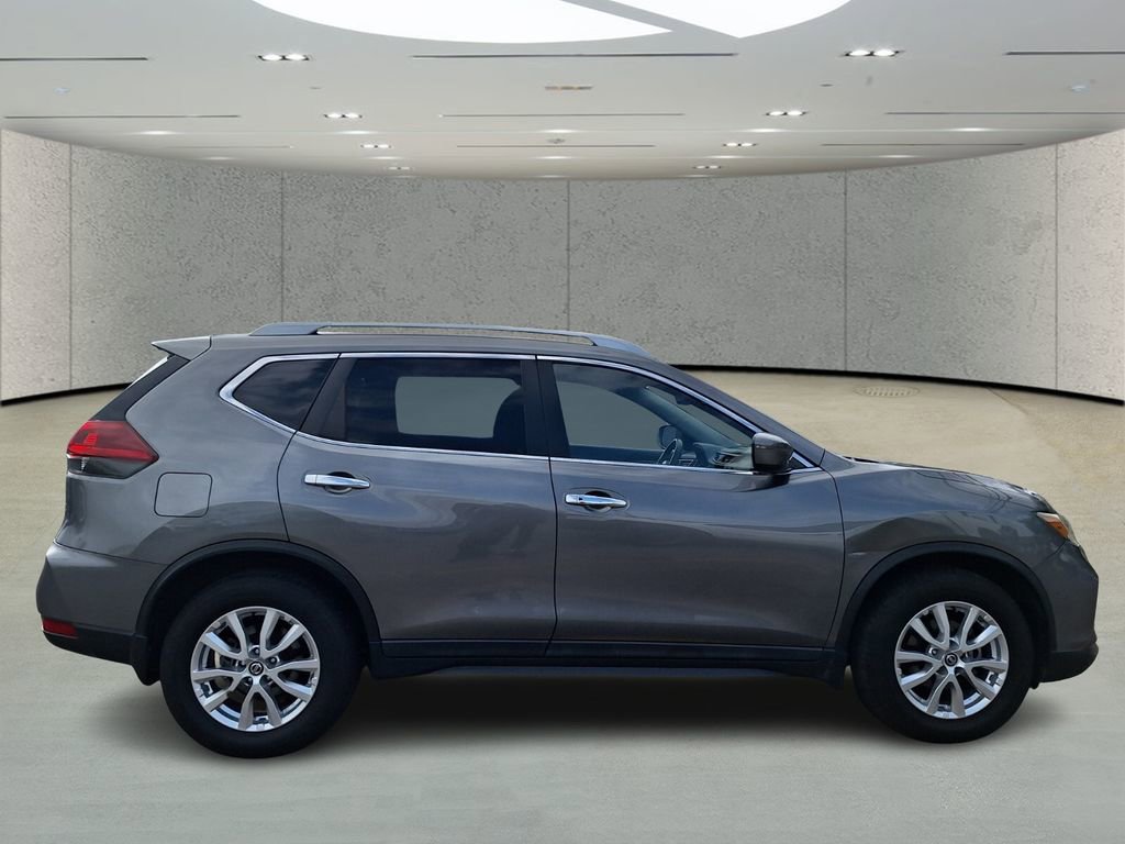 Used 2018 Nissan Rogue SV image 6