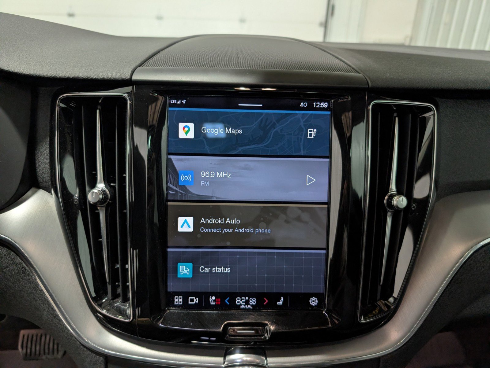 Used 2023 Volvo XC60 T8 Core image 20