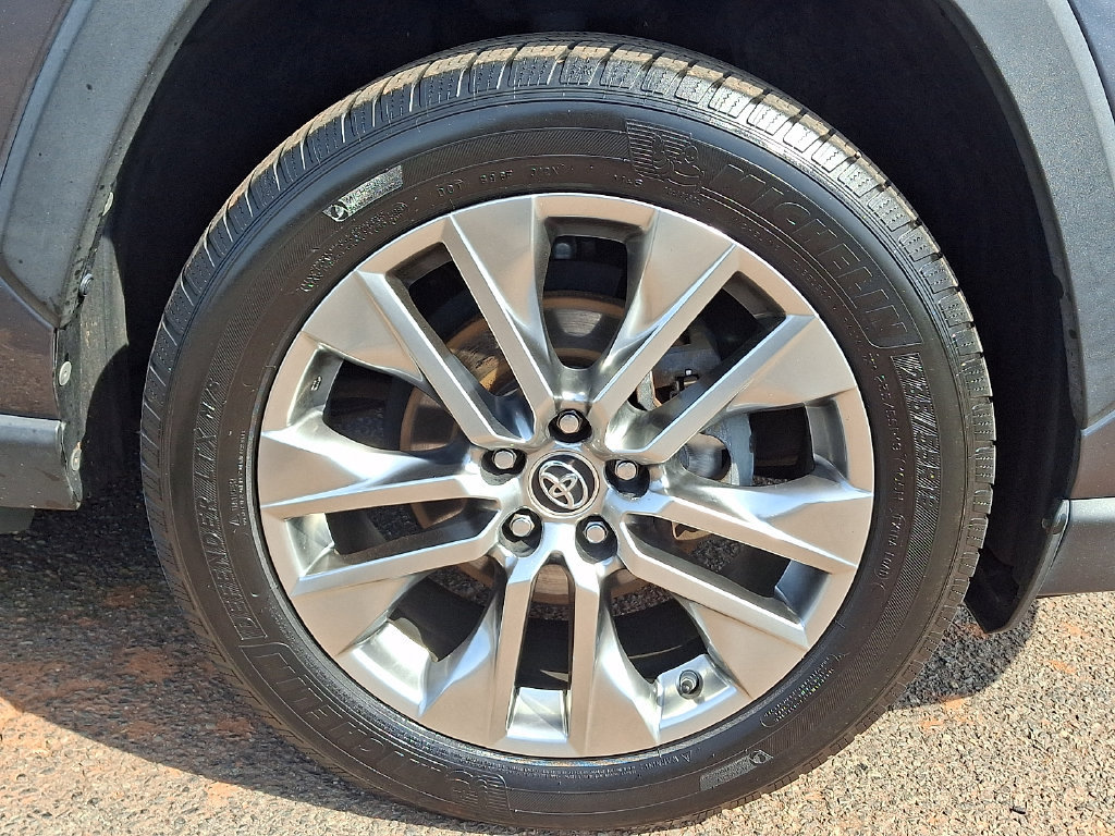 Used 2019 Toyota RAV4 XLE Premium w/ All Weather Liner Package AWD/4WD image 8