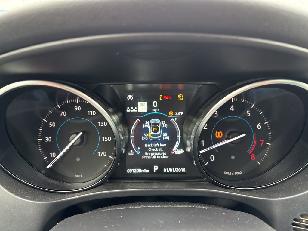 Used 2020 Jaguar F-PACE Prestige image 27