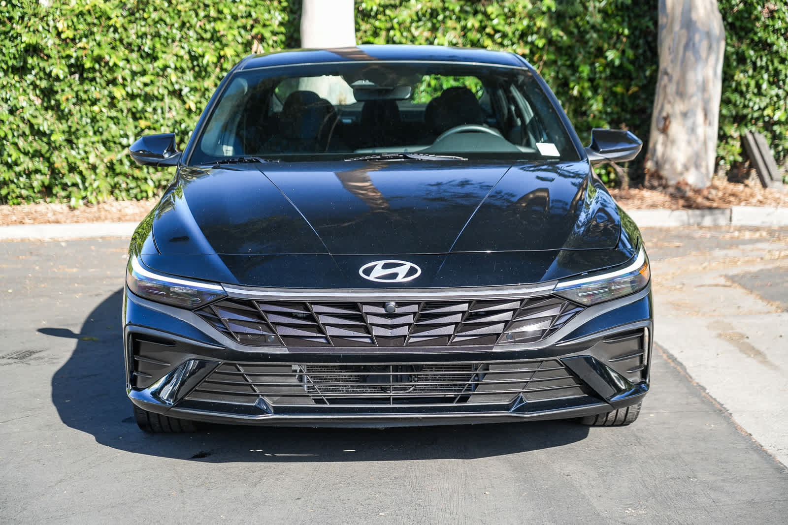 Used 2025 Hyundai Elantra SEL FWD image 4