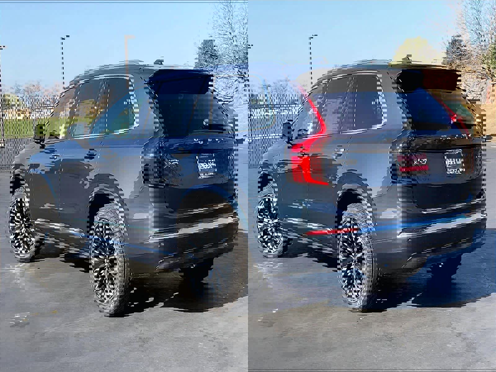 New 2026 Volvo XC90 T8 Plus w/ Protection Package image 3