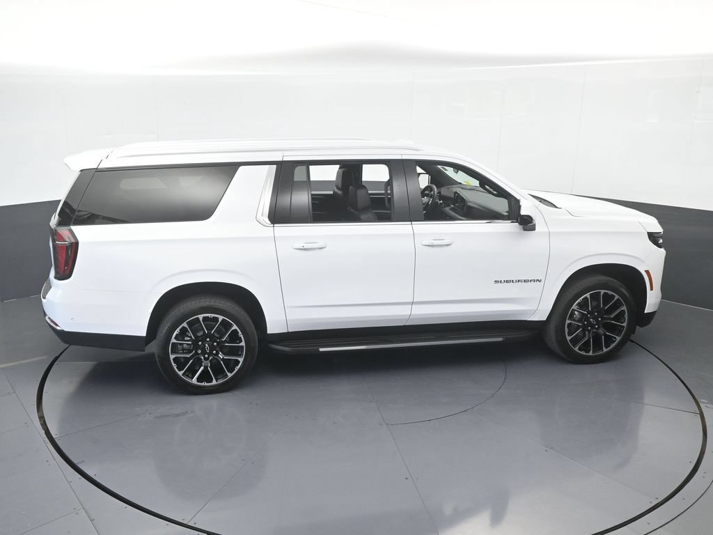 Used 2025 Chevrolet Suburban LT RWD image 64