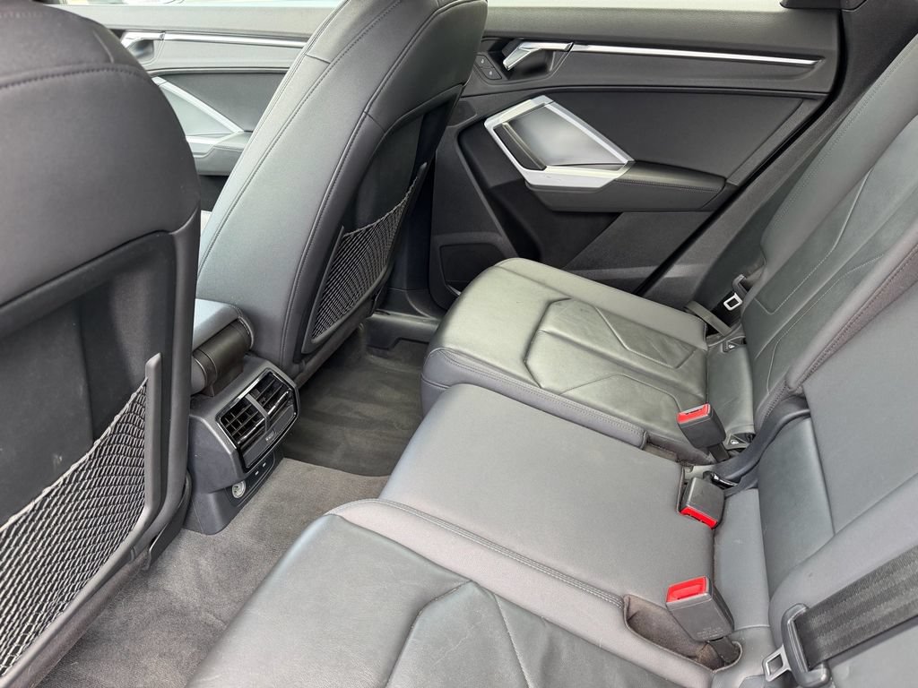 Used 2019 Audi Q3 2.0T Premium w/ Convenience Package AWD/4WD image 16