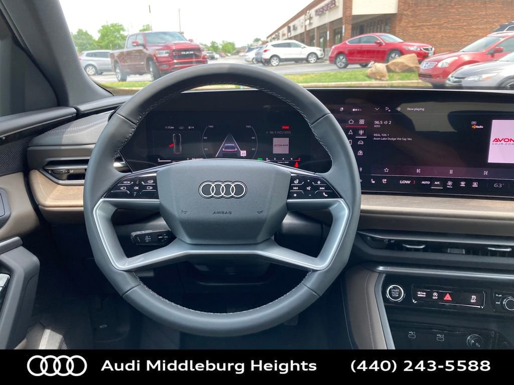 Used 2025 Audi Q5 Premium w/ Convenience Package image 32