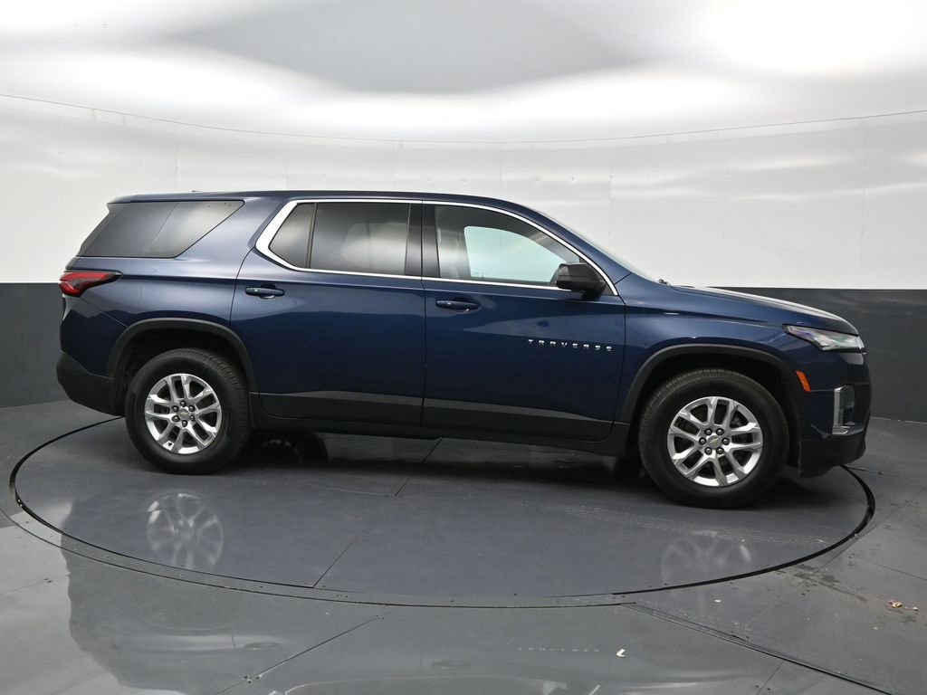 Used 2023 Chevrolet Traverse LS FWD image 6