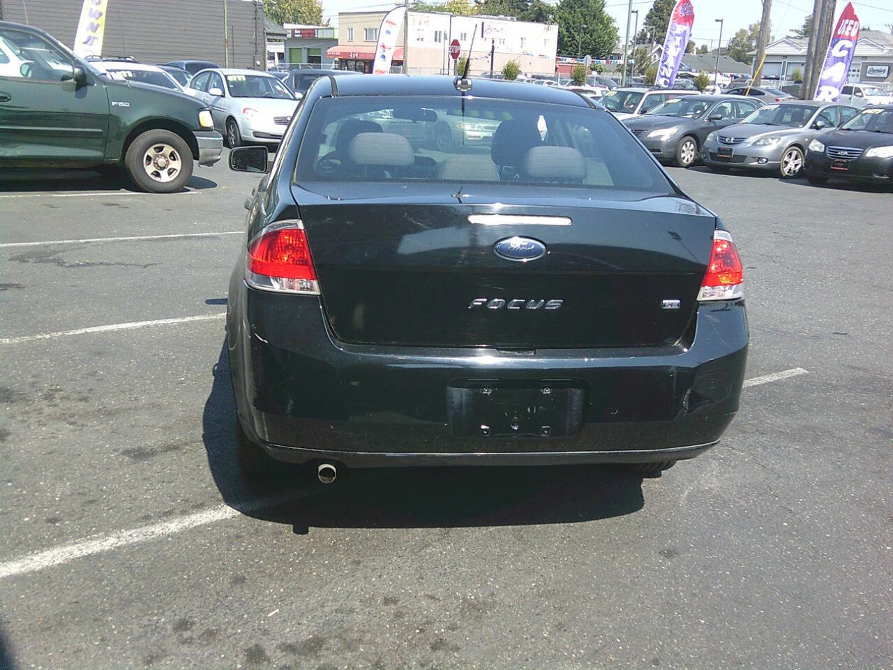 Used 2011 Ford Focus SE image 10