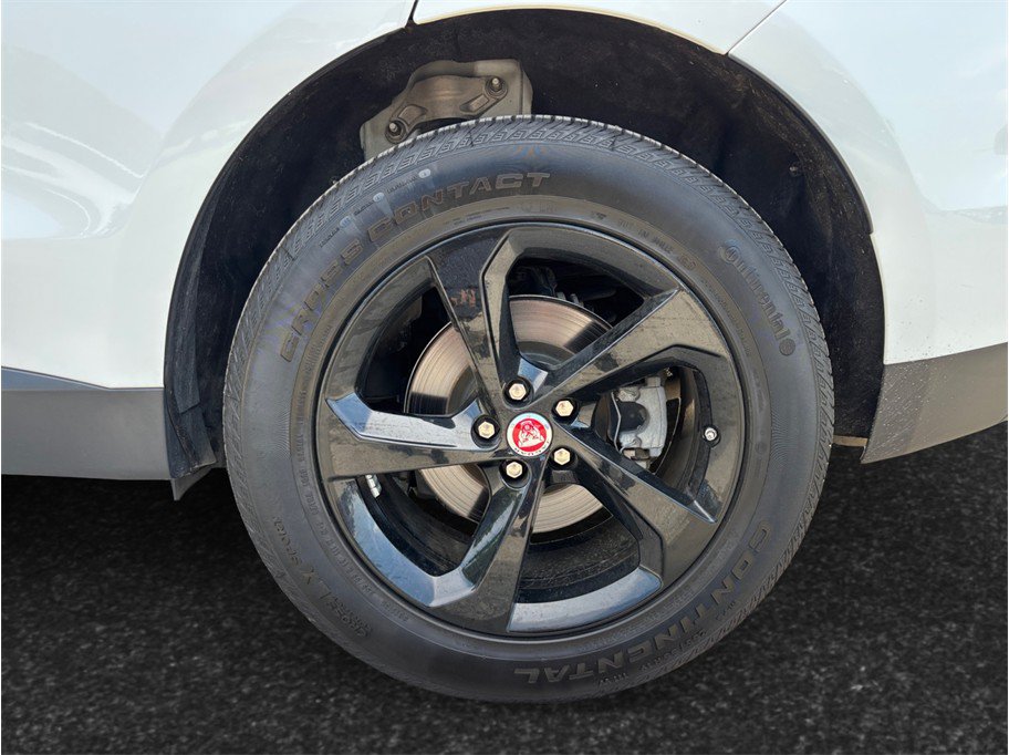 Used 2019 Jaguar F-PACE Premium AWD/4WD image 16