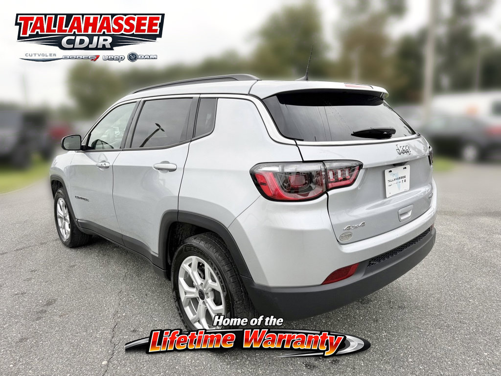 Used 2025 Jeep Compass Latitude AWD/4WD image 9