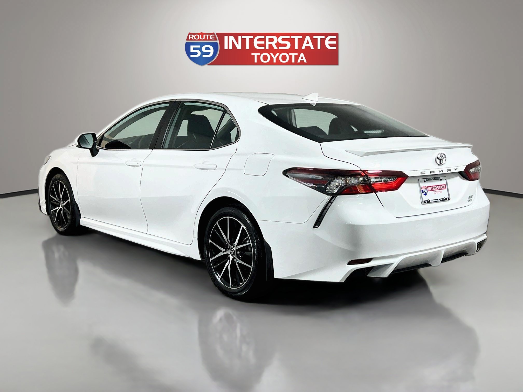 Certified 2024 Toyota Camry SE w/ Cold Weather Package AWD/4WD image 5
