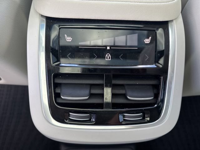 Used 2024 Volvo XC90 T8 Ultimate w/ Protection Package Premier AWD/4WD image 11