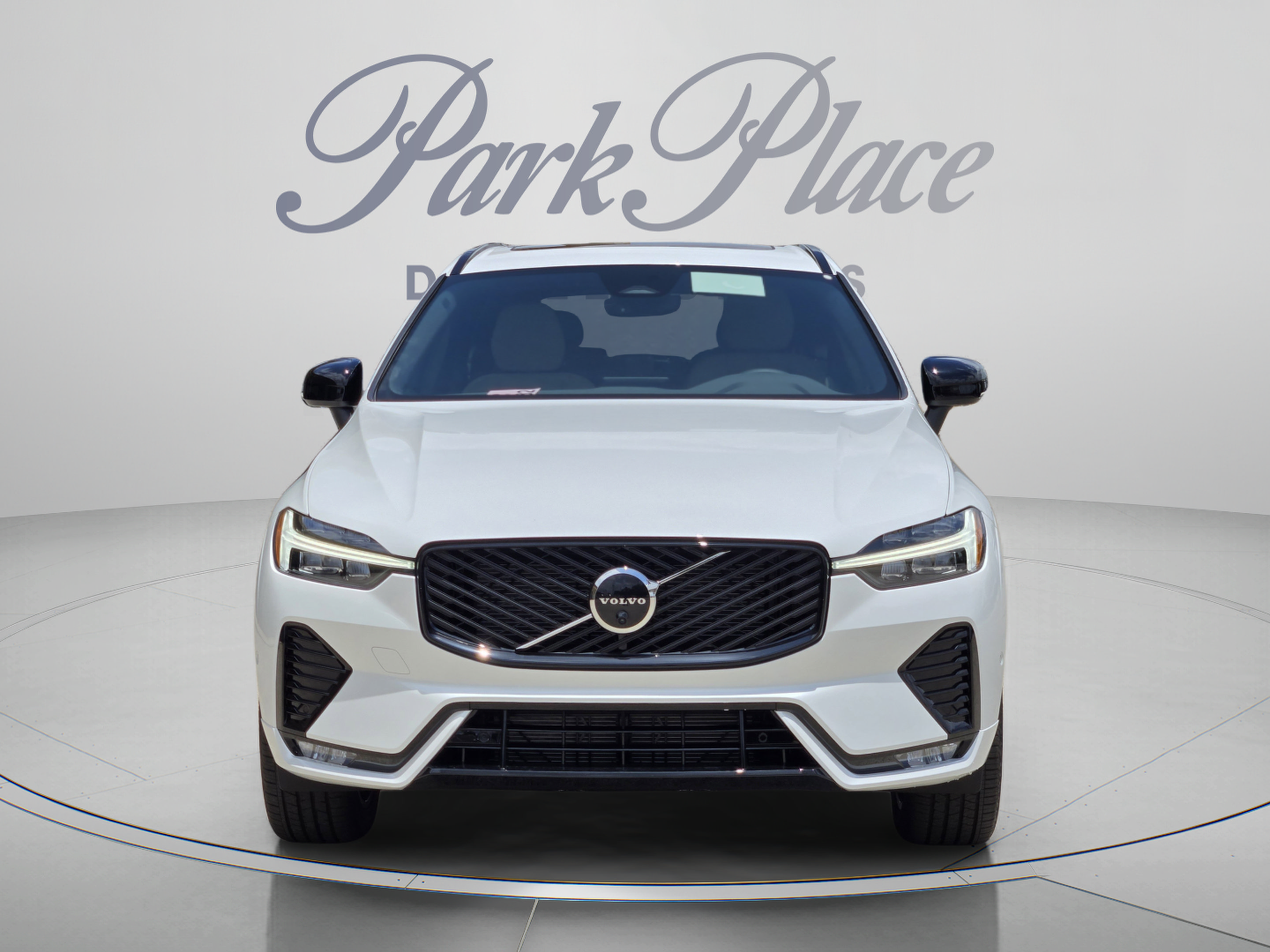 New 2026 Volvo XC60 B5 Plus w/ Protection Package Premier AWD/4WD image 9