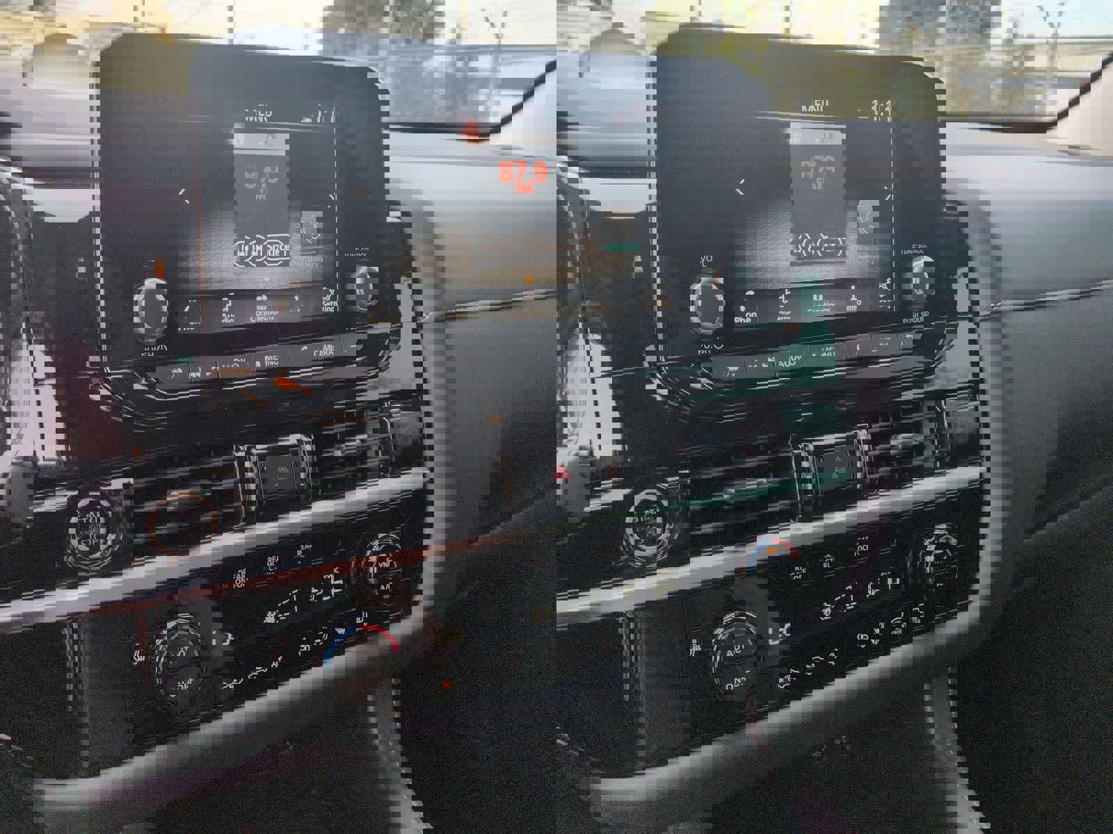 Used 2024 Nissan Pathfinder SV w/ Black Appearance Package image 26