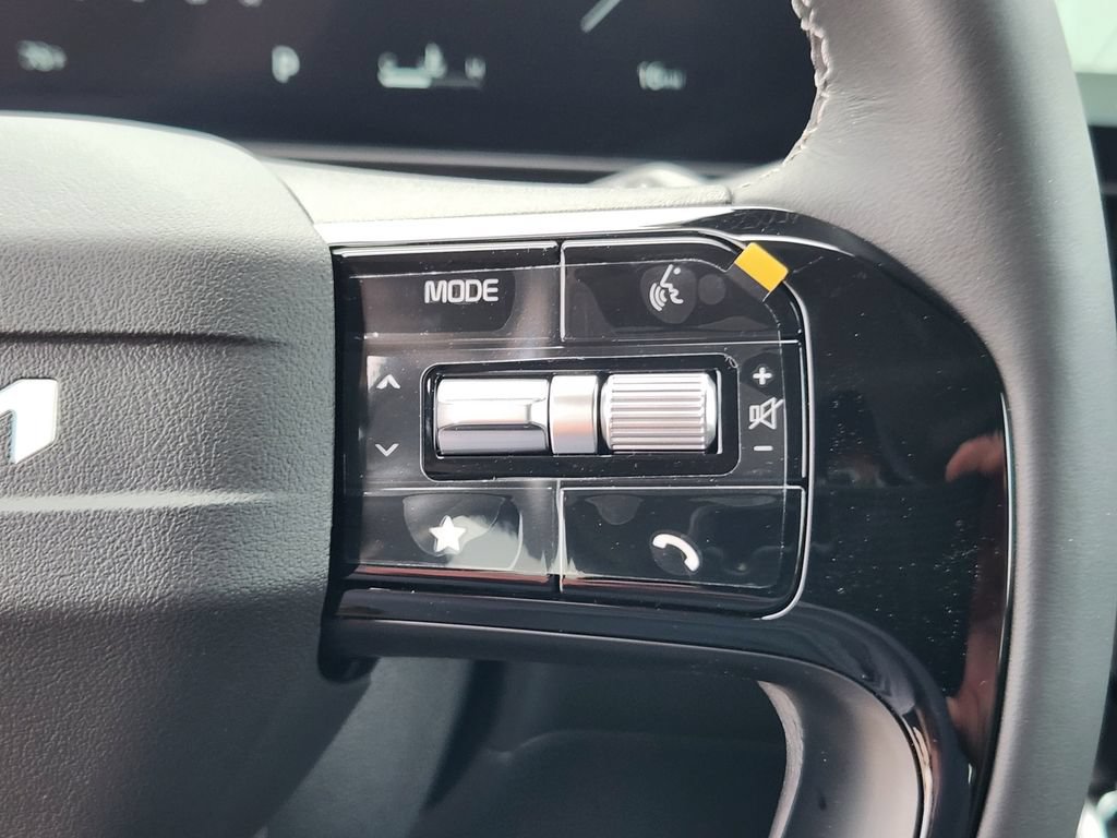 New 2027 Kia Carnival SX w/ Dark Edition Package FWD image 14