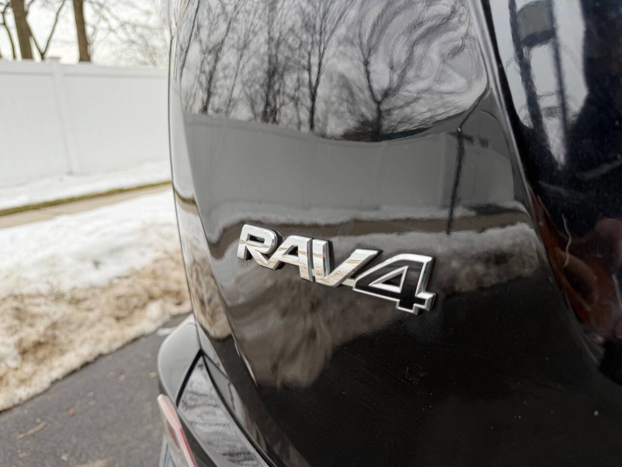 Used 2017 Toyota RAV4 LE w/ Carpet Mat Package image 9