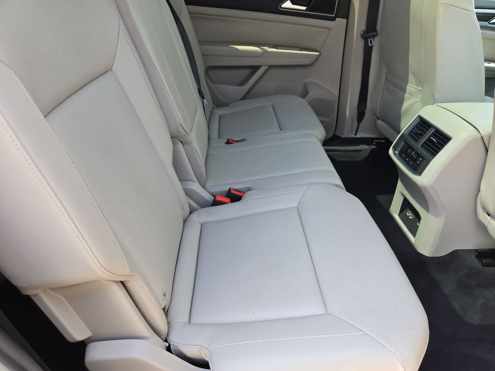 Used 2018 Volkswagen Atlas SEL FWD image 19
