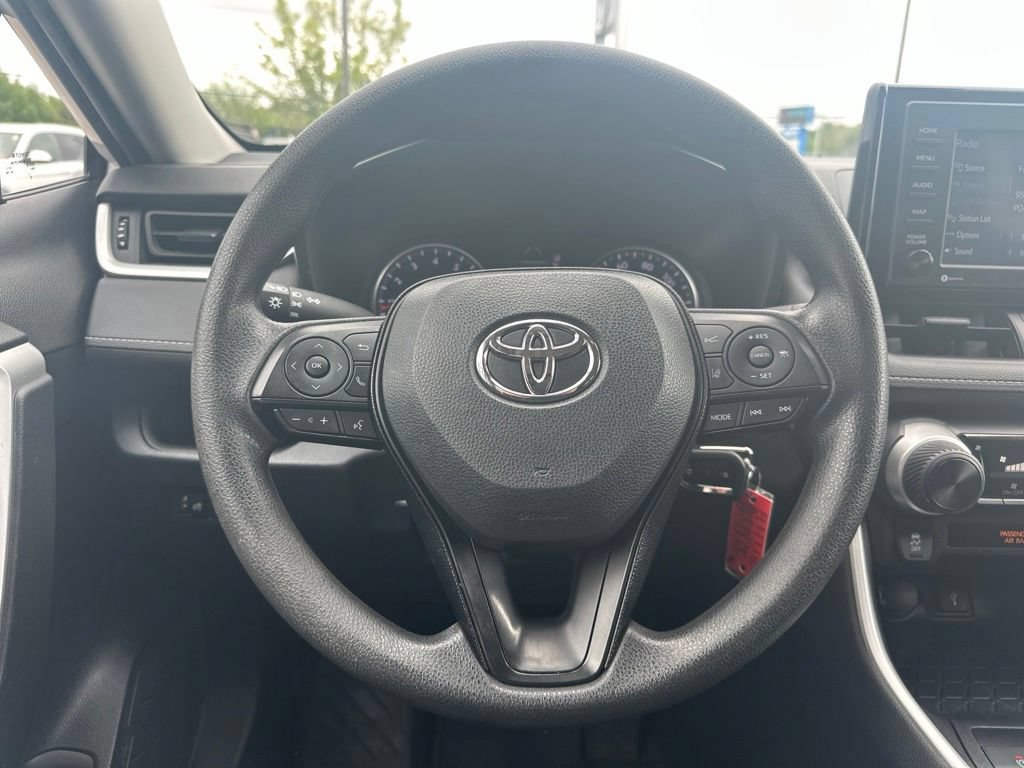 Used 2020 Toyota RAV4 LE w/ Carpet Mat Package AWD/4WD image 20