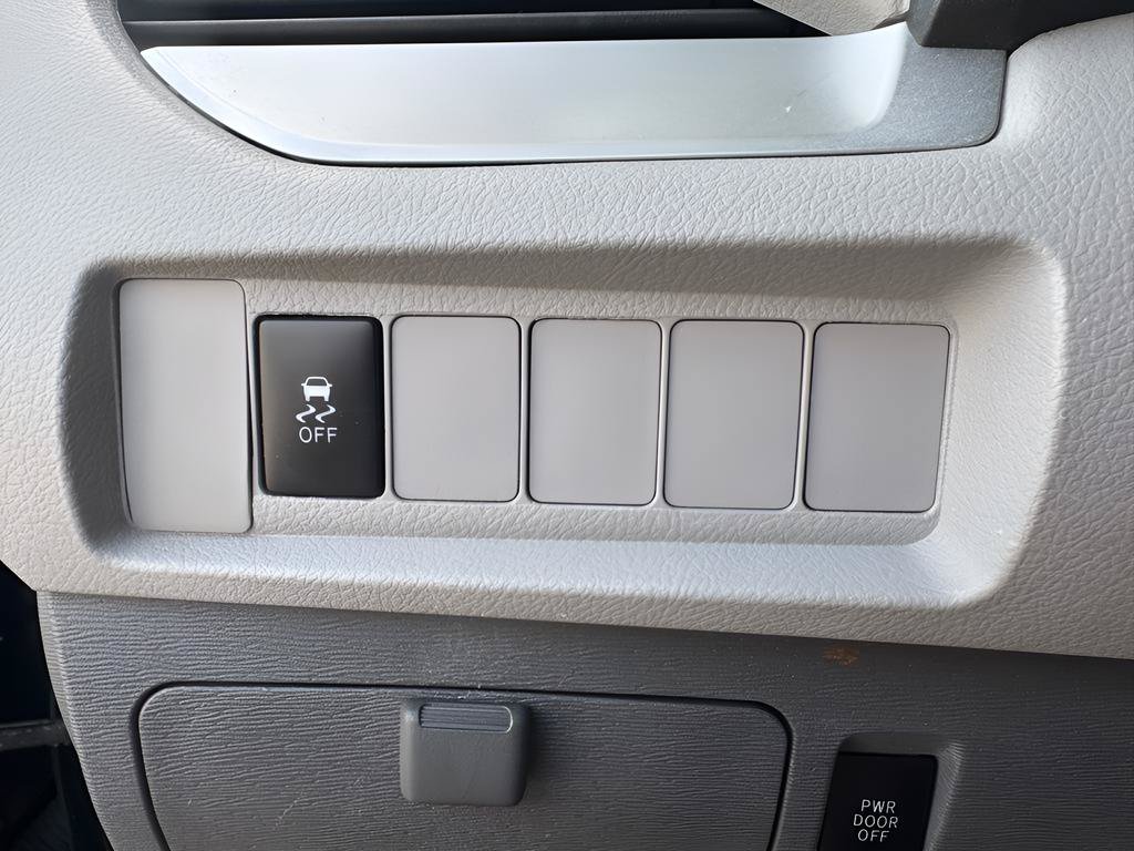 Used 2016 Toyota Sienna LE FWD image 22