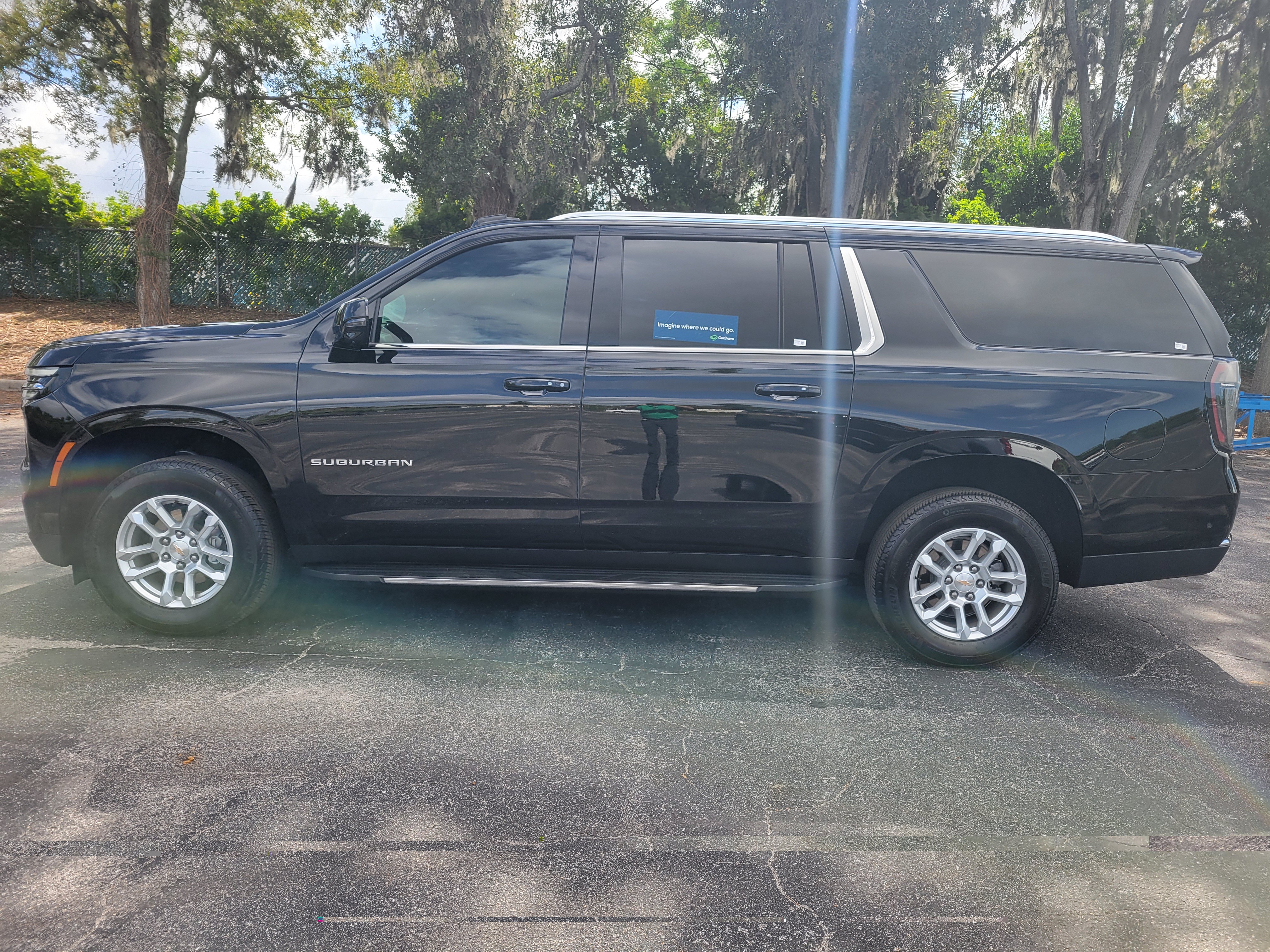 Used 2026 Chevrolet Suburban LT w/ Comfort Package RWD image 13