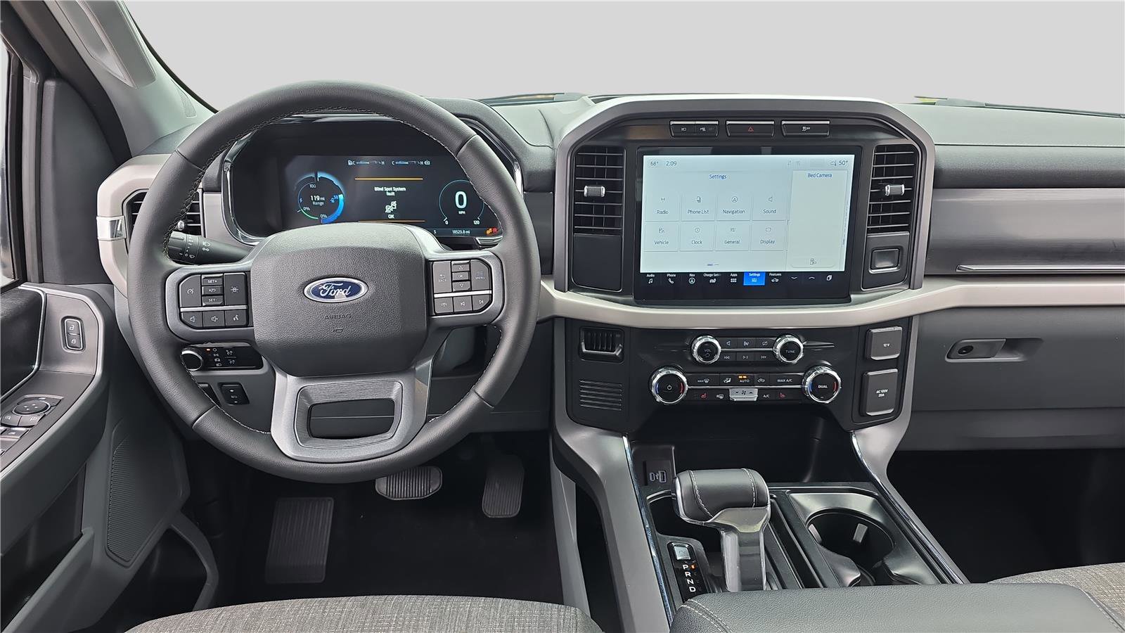 Used 2023 Ford F150 Lightning XLT image 31