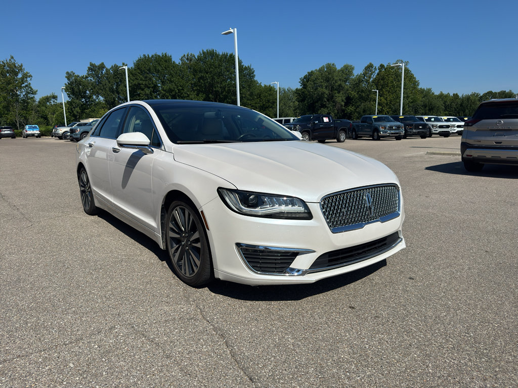 Used 2017 Lincoln MKZ Reserve FWD image 9