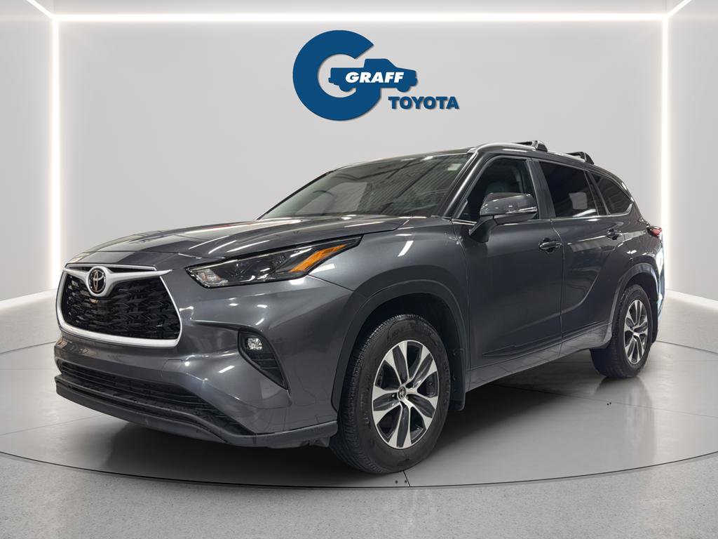 Used 2025 Toyota Highlander XLE AWD/4WD image 1