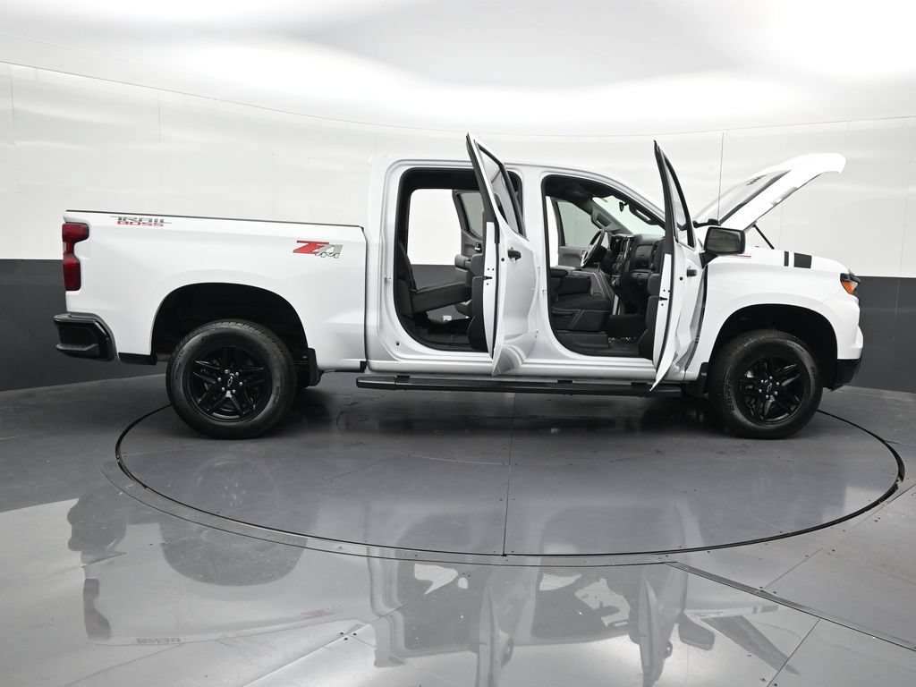 Used 2025 Chevrolet Silverado 1500 Custom Trail Boss AWD/4WD image 34