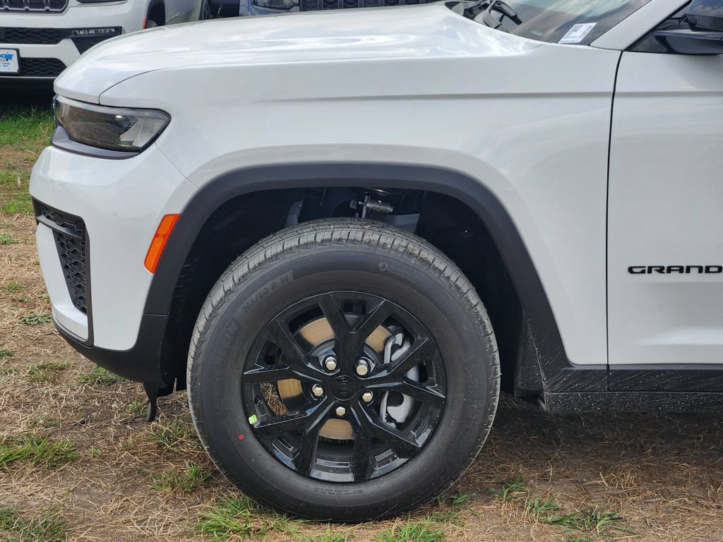 New 2026 Jeep Grand Cherokee Altitude RWD image 6
