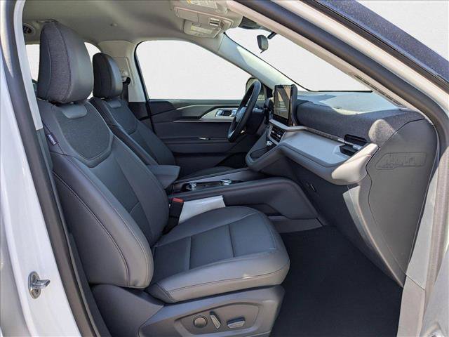 New 2025 Ford Explorer Active w/ Active Comfort Package RWD image 14
