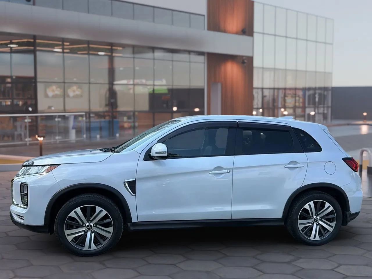 Used 2022 Mitsubishi Outlander Sport SE image 4