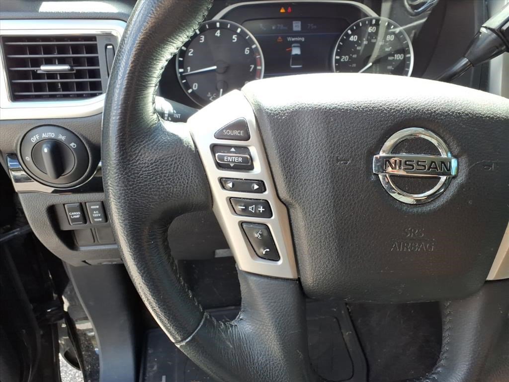 Used 2021 Nissan Titan SV w/ SV Convenience Package image 14