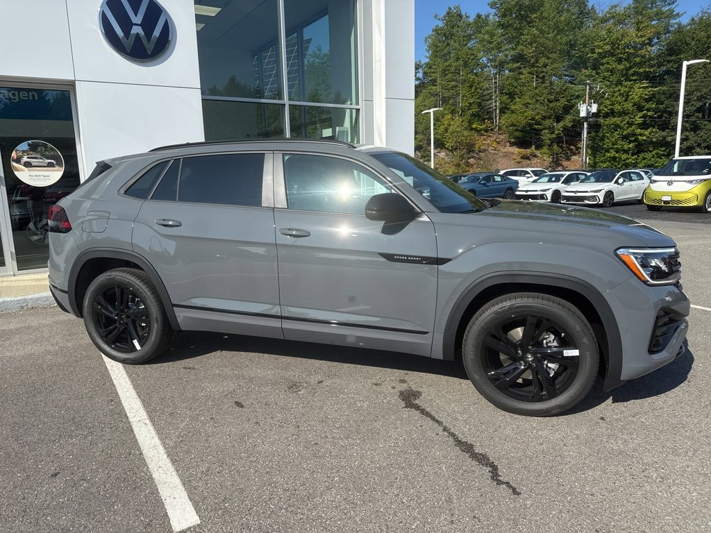 New 2026 Volkswagen Atlas Cross Sport SEL R-Line image 12