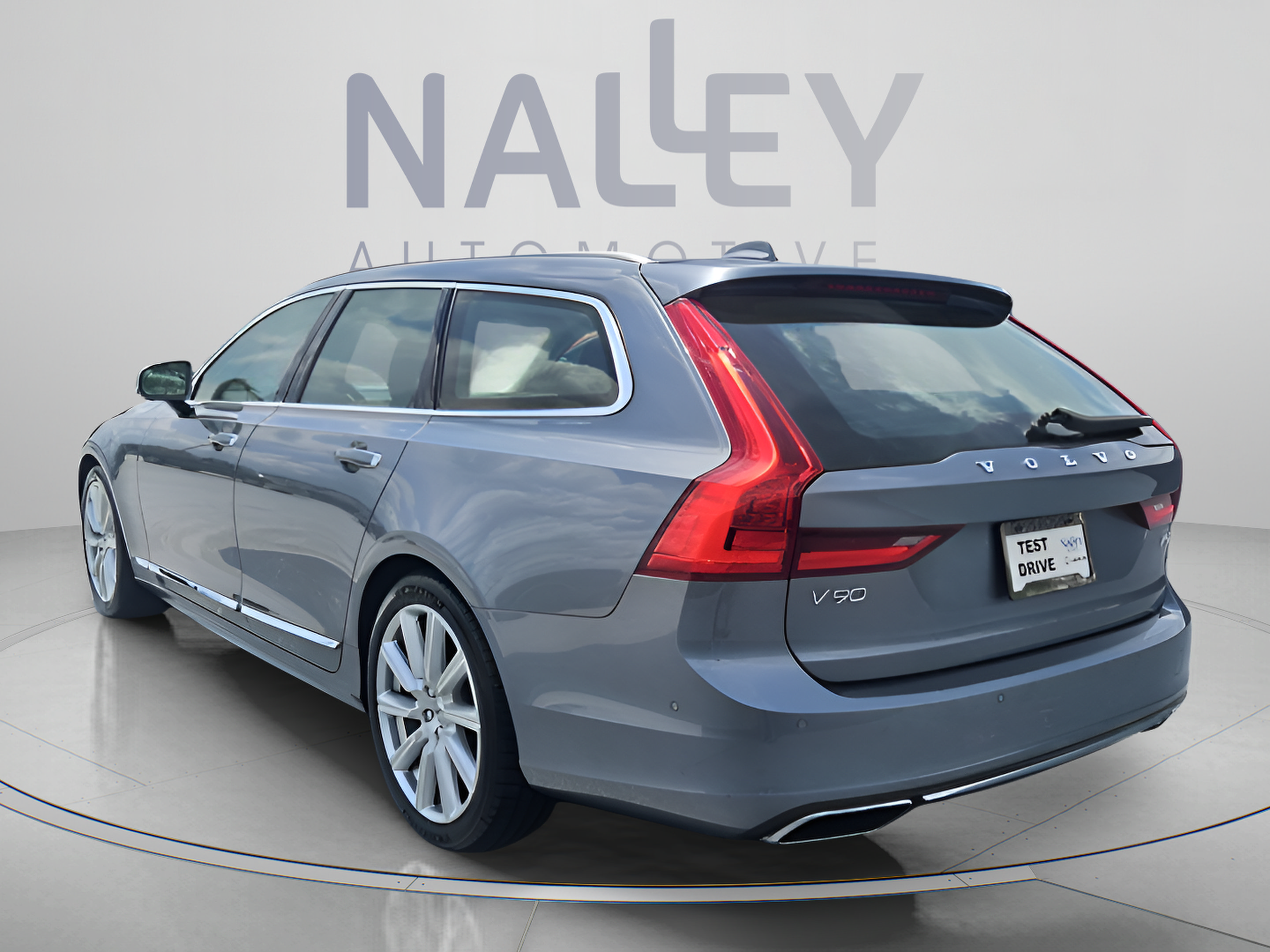 Used 2019 Volvo V90 T5 Inscription FWD image 3