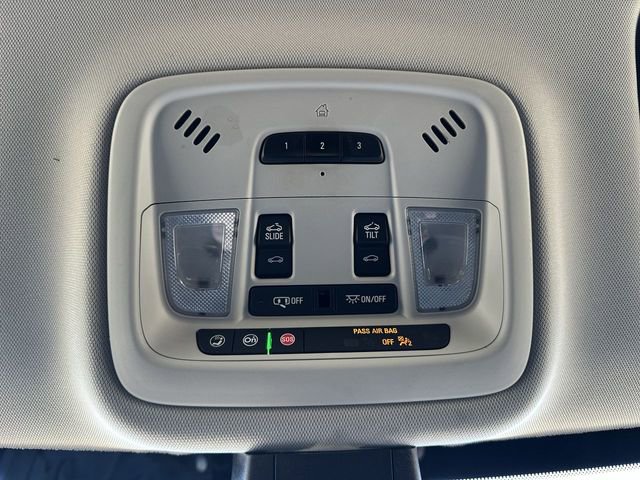 Used 2021 Chevrolet Traverse Premier image 36