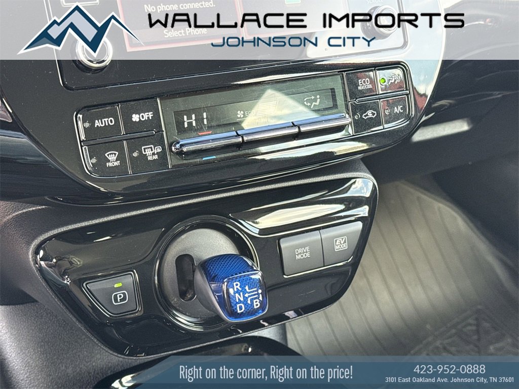 Used 2020 Toyota Prius XLE image 27