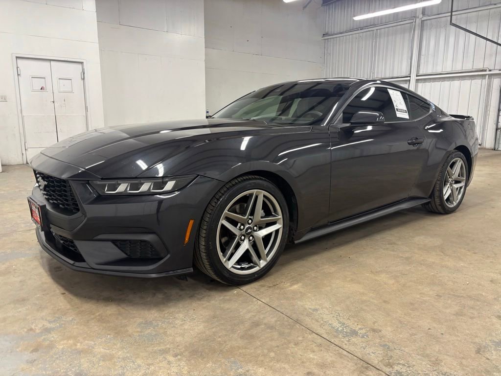Used 2024 Ford Mustang Coupe RWD image 3