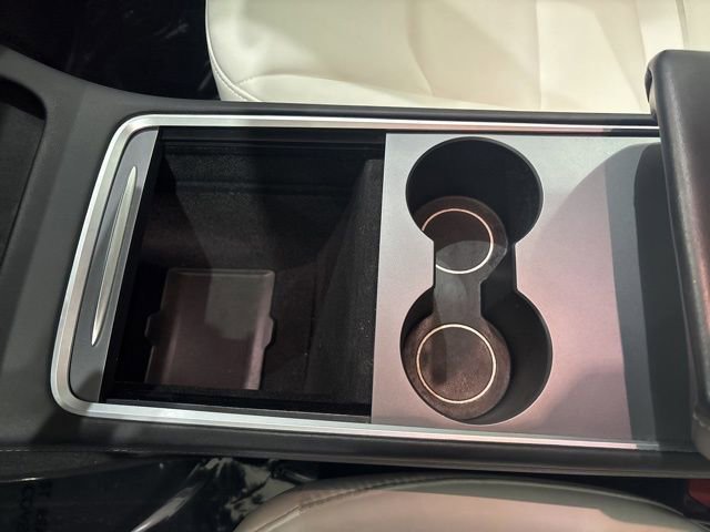 Used 2022 Tesla Model Y Long Range image 14