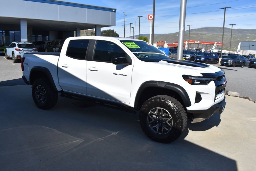 Certified 2026 Chevrolet Colorado ZR2 w/ Technology Package AWD/4WD image 9
