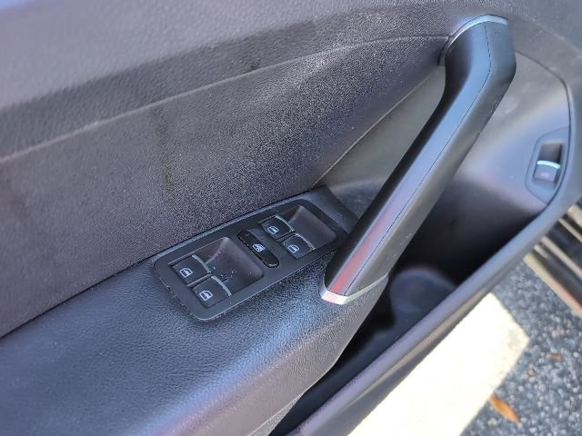 Used 2017 Volkswagen Passat 1.8T S image 23