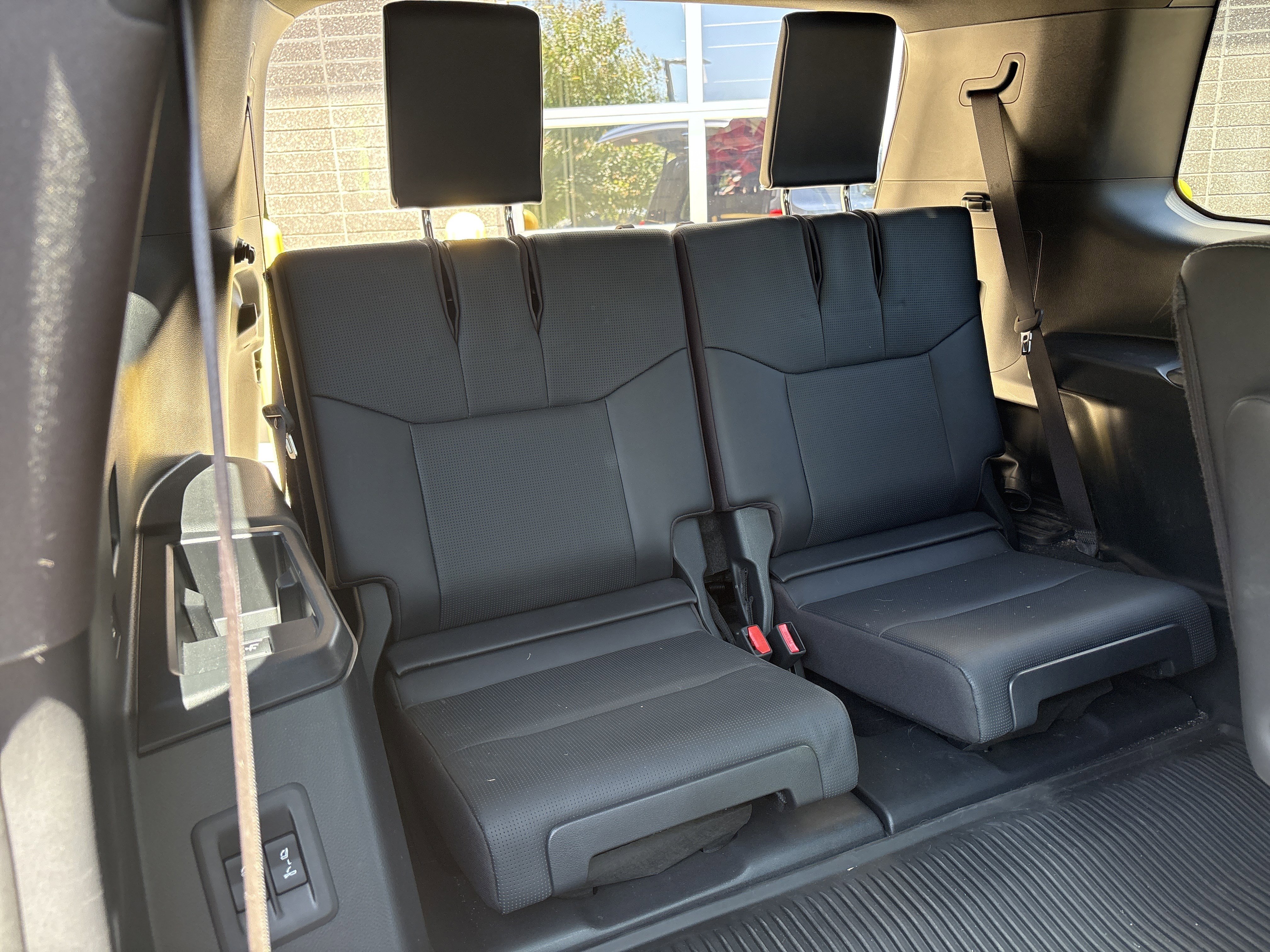 Used 2025 Lexus GX 550 w/ Accessory Package (2T) AWD/4WD image 32