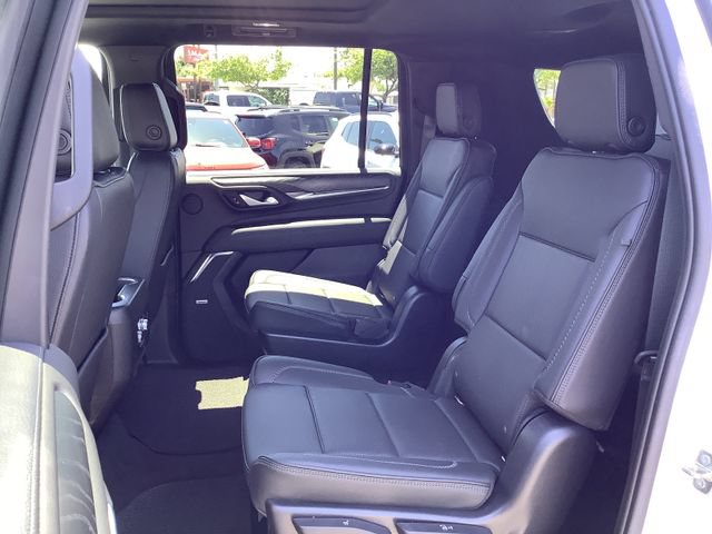 Used 2022 GMC Yukon XL Denali AWD/4WD image 24