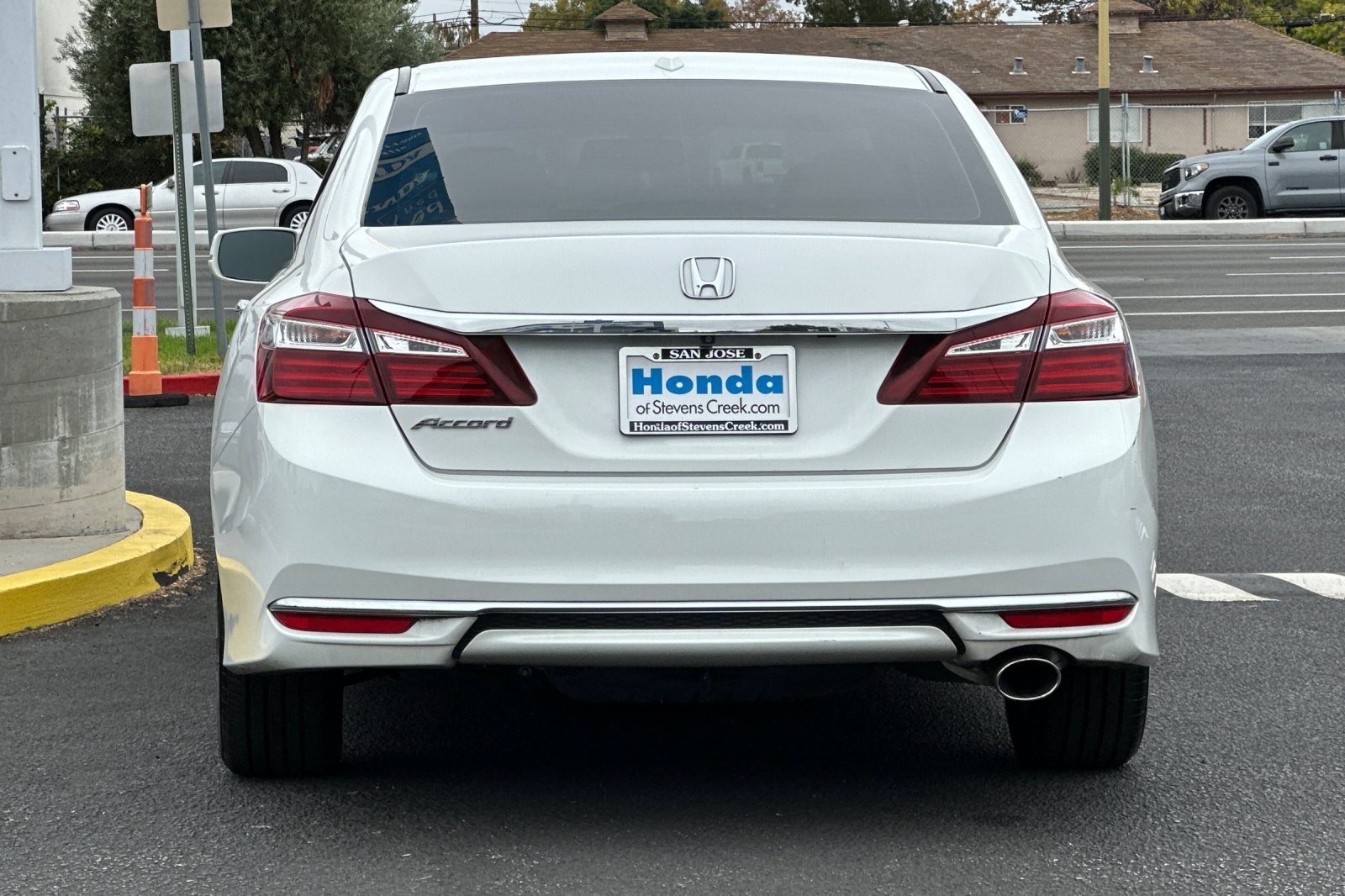 Used 2017 Honda Accord EX-L image 10