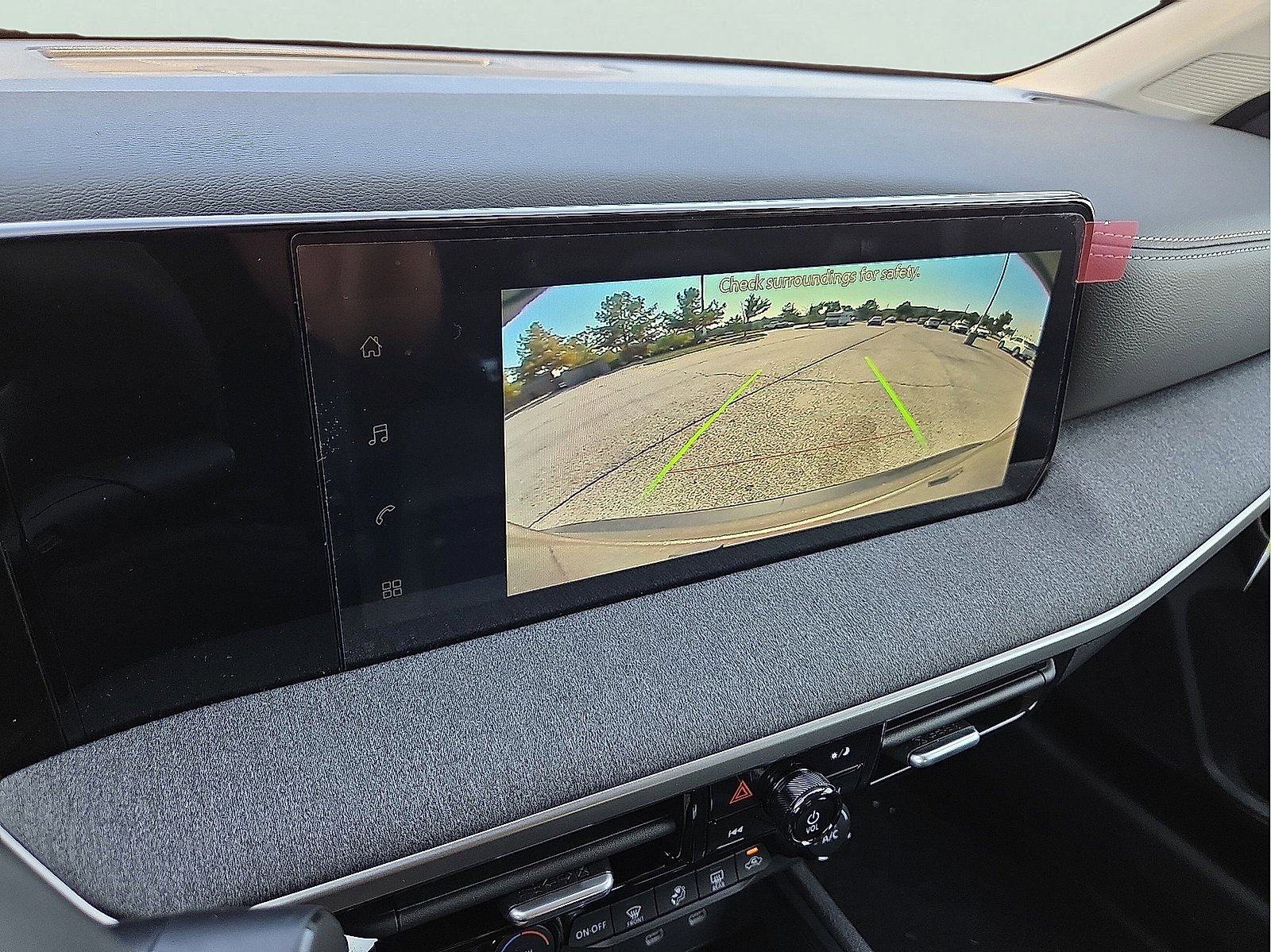 New 2026 Nissan Kicks SV w/ Illumination Package image 17