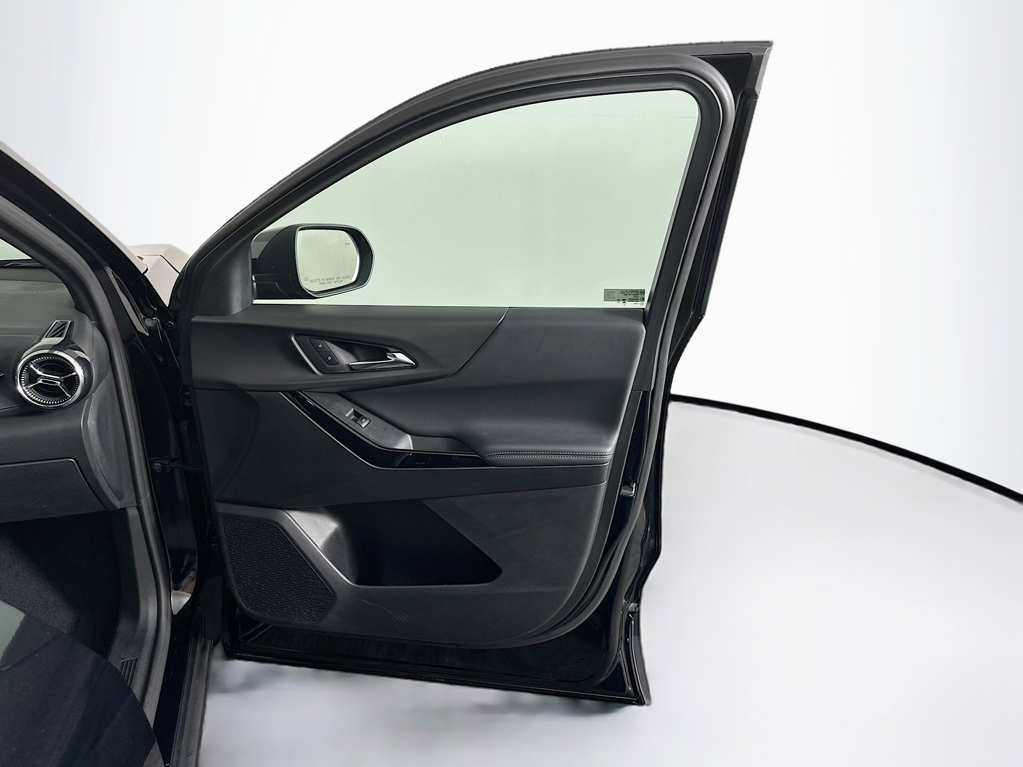 Used 2025 Chevrolet Equinox LT image 32